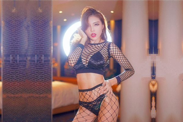 小郎君家里约 炮 好身材的美 女 空 姐